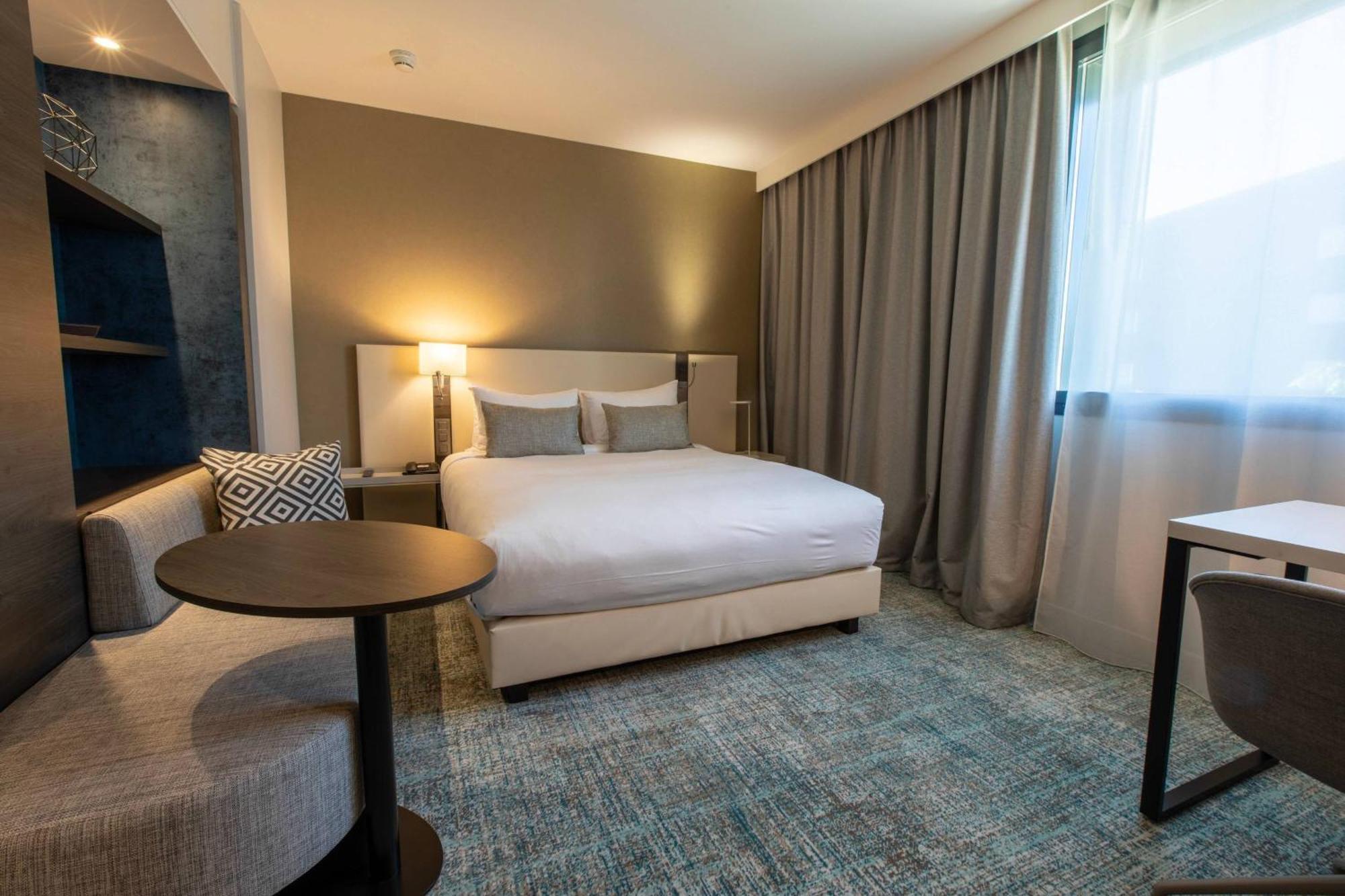 Hotel By Marriott Toulouse-blagnac 4*